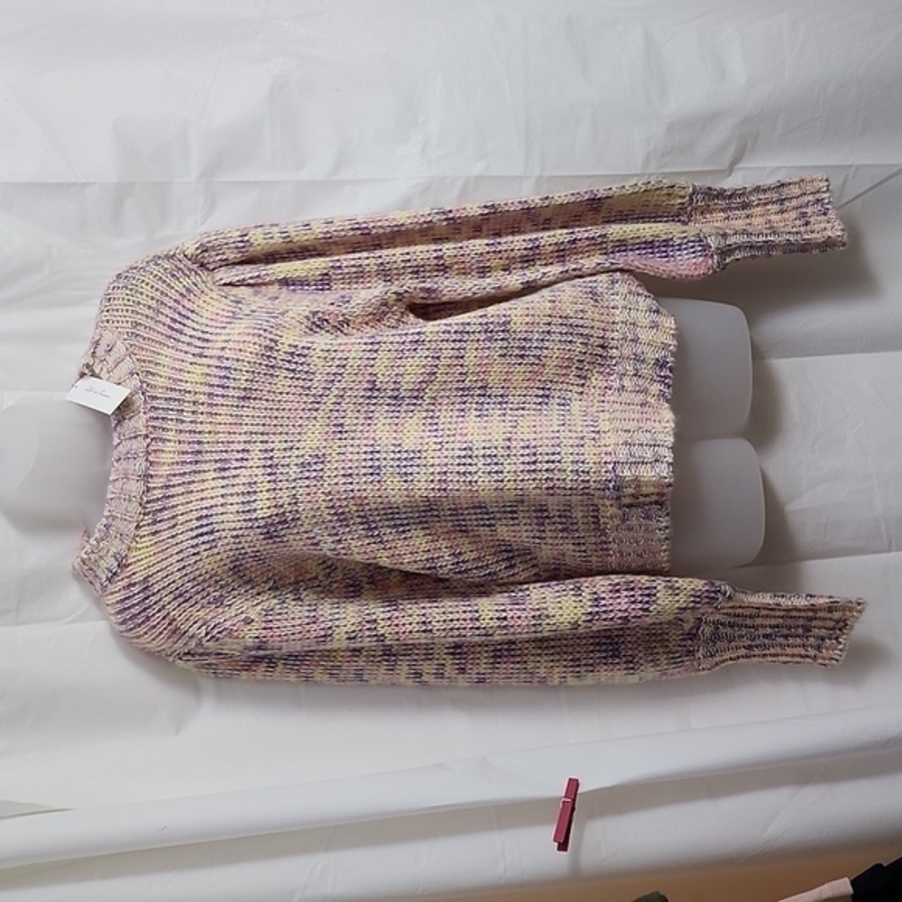 ALL IN FAVOR, Size: Large, heavy Pastel sweater, New with Tags!! Gorgious!!